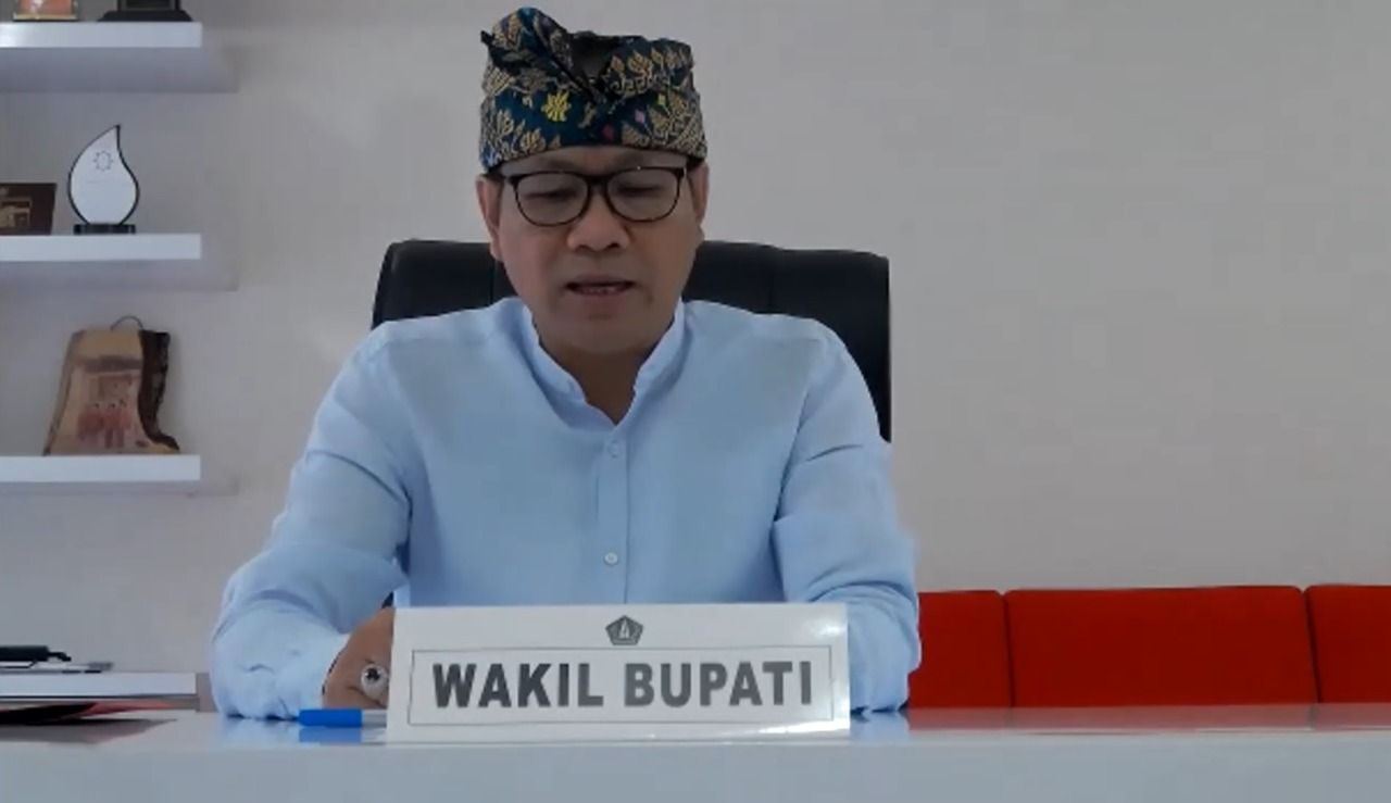 podiumnews.com-Wabup Suiasa Ajak Pemuda Lestarikan Bahasa dan Aksara Bali 